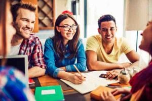 idea öğrencilerine zaman ayırır